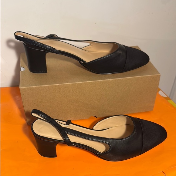 Elegant Black Slingback Heels - Picture 1 of 6